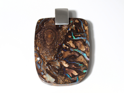 Naturbelassener australischer Boulderopal-Rohstein mit intensivem Farbspiel