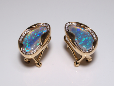 Feiner Goldschmuck individuell angefertigt mit einem echten Opal